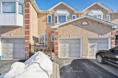 2350 GRAND RAVINE Drive 18, Oakville, ON L6H 6E2