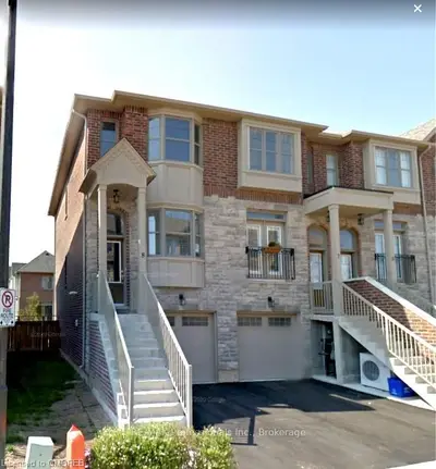 2410 Woodstock Trail 8, Oakville, ON L6M 0L3