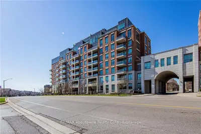 2470 PRINCE MICHAEL Drive 507, Oakville, ON L6H 0G9
