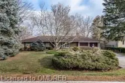201 Trelawn Avenue, Oakville, ON L6J 4R3