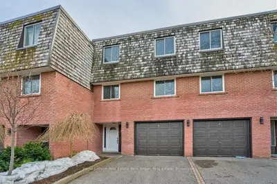 2145 SHEROBEE Road 82, Mississauga, ON L5A 3G8