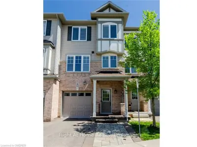2006 TRAWDEN Way 4, Oakville, ON L6M 0M1