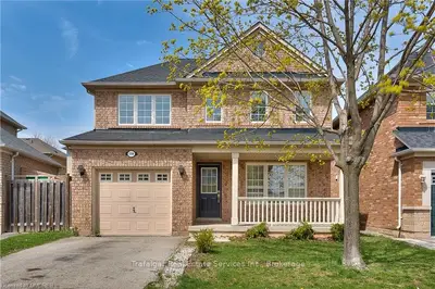 2318 Dunforest Crescent, Oakville, ON L6M 4X5