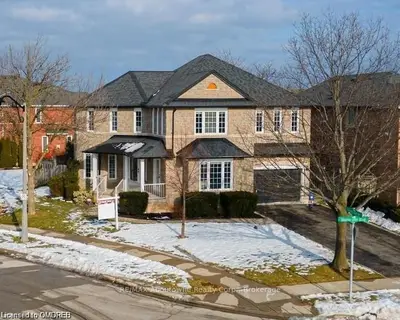 2097 SHORNCLIFFE Boulevard, Oakville, ON L6M 3N8