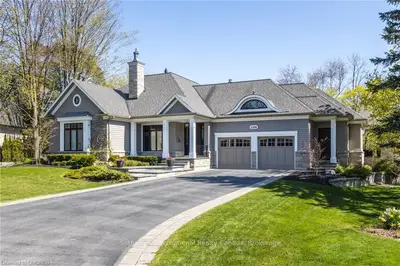 1246 Donlea Crescent, Oakville, ON L6J 1V7