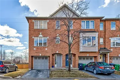 80 ACORN Place 152, Mississauga, ON L4Z 4C7
