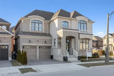315 HAROLD DENT Trail, Oakville, ON L6M 1R3