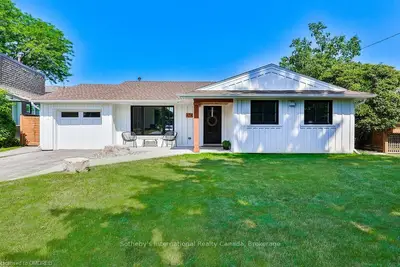 474 SOUTHLAND Crescent, Oakville, ON L6L 3N8