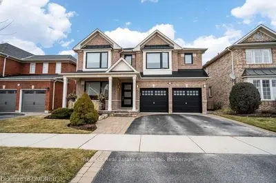 18 APPLE BLOSSOM Crescent, Halton Hills, ON L7G 6L5