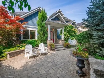 393 PINE Avenue, Oakville, ON L6J 2K2