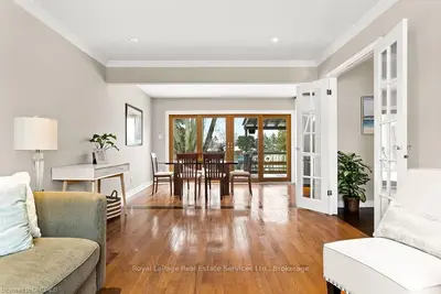 2496 WYATT Street, Oakville, ON L6L 2M6