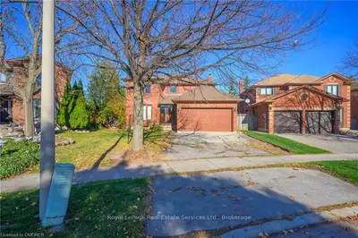 1457 WAKEHURST Crescent, Oakville, ON L6J 6T5