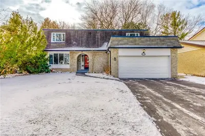 244 SUNRISE Crescent, Oakville, ON L6L 3L3