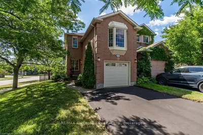 1328 HAZEL MCCLEARY Drive, Oakville, ON L6J 7A9