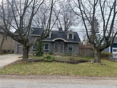 126 SUFFOLK Avenue, Oakville, ON L6K 2L6