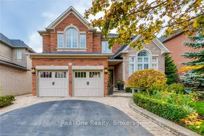 2232 PARKMOUNT Boulevard, Oakville, ON L6H 6T5