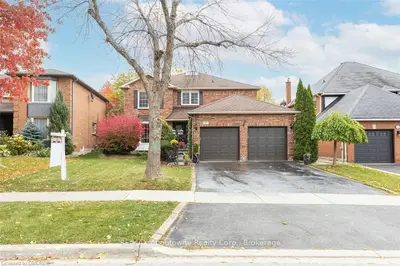 1206 VALLEYBROOK Drive, Oakville, ON L6H 4Z6