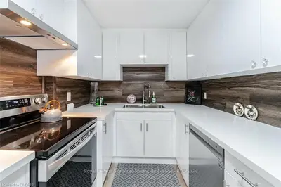 3060 Constitution Boulevard 293, Mississauga, ON L4Y 3X8