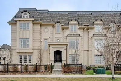 210 DORVAL Drive, Oakville, ON L6K 0G5