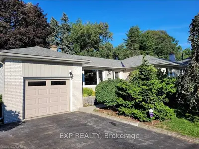 391 WILLIS Drive, Oakville, ON L6L 4T9