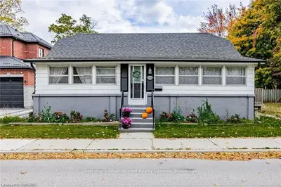 1804 BALSAM Avenue, Mississauga, ON L5J 1L2