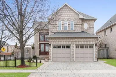2080 GLENFIELD Road, Oakville, ON L6M 3S3