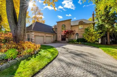 36 Shore Gardens, Oakville, ON L6L 5Z3