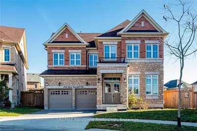 206 JESSIE CAVERHILL, Oakville, ON, L6M 0Z6