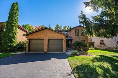 1352 EDGEWARE Road, Oakville, ON L6H 3C4