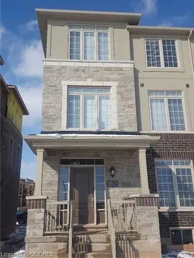 3026 POSTRIDGE Drive 13, Oakville, ON L6H 7E3