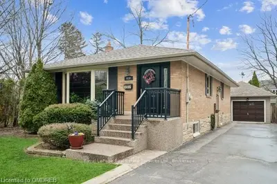 610 Parkside Drive, Oakville, ON L6K 1P8