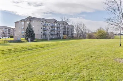 1490 BISHOPS Gate S 314, Oakville, ON L6M 4N4