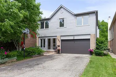 1060 Bridlewood Trail, Oakville, ON L6M 2K9
