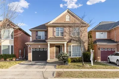 2376 HOLLYBROOK Drive, Oakville, ON L6M 4T5