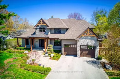 249 OAKWOOD Crescent, Oakville, ON L6K 3M7