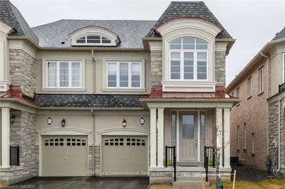 561 Stream Crescent, Oakville, ON L6M 4K6