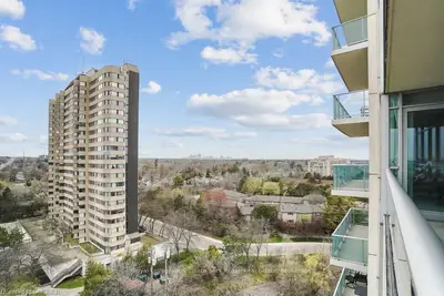 1055 SOUTHDOWN Road 1102, Mississauga, ON L5J 0A3
