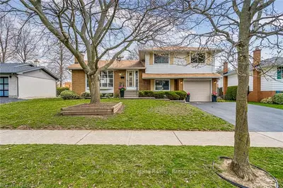 325 Oakwood Drive, Burlington, ON L7N 2Z1