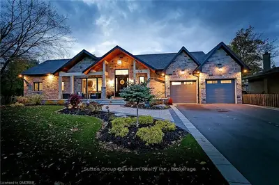 280 Sandwell Drive, Oakville, ON L6L 4P4