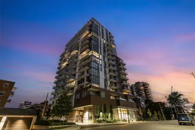 8 ANN Street S 1501, Mississauga, ON L5G 0C1