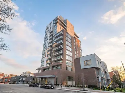 8 Ann Street 605, Mississauga, ON L5H 3E6