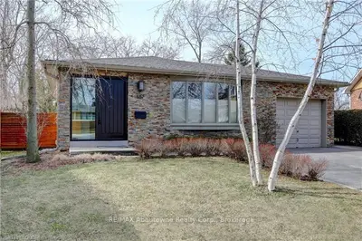 487 BOHEMIA Crescent, Oakville, ON L6J 2K7