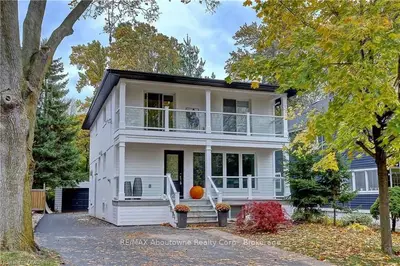136 WESTSIDE Drive Lower Level, Oakville, ON L6K 1P3