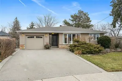 53 ELEANOR Crescent, Halton Hills, ON L7G 2T7