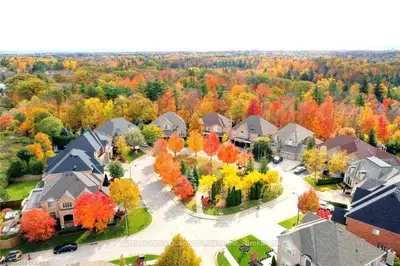 1028 VALLEY CREST Circle, Oakville, ON L6H 6W8