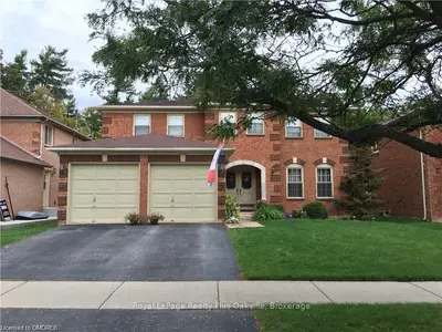 1621 PILGRIMS Way, Oakville, ON L6M 2H2