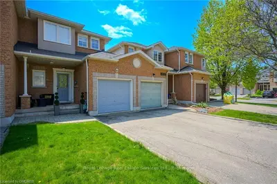 2320 Dalebrook Drive, Oakville, ON L6H 6K3