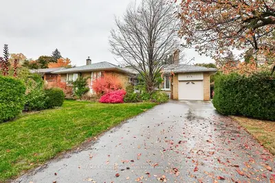 219 WALES Crescent, Oakville, ON L6L 3X8