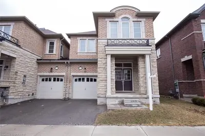 223 Sarah Cline Drive, Oakville, ON L6M 0V3