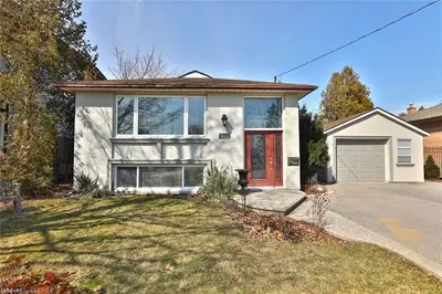 1393 WREN Avenue, Oakville, ON L6L 2V7